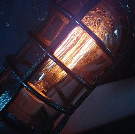 Luminoos™ - Retro Starship Lamp